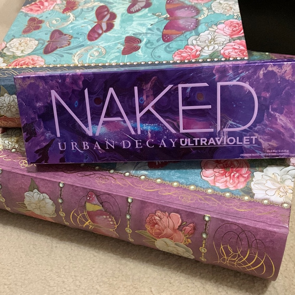 Urban Decay Naked Ultraviolet Eyeshadow Palette